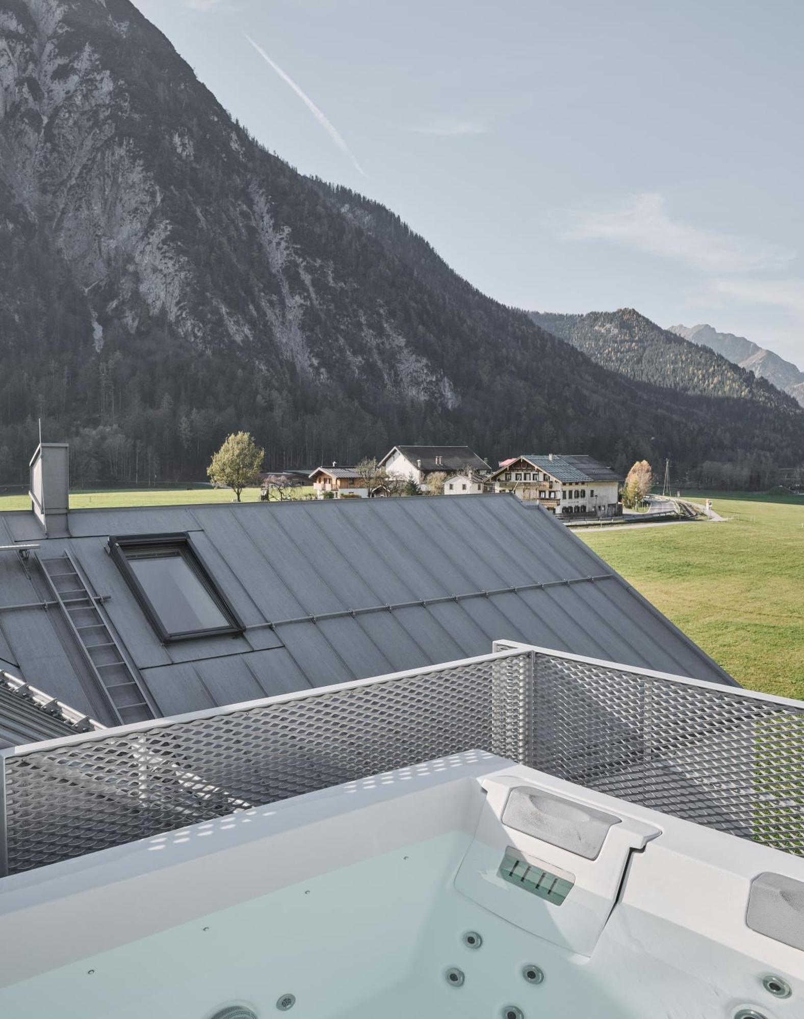 Urban Alpine Penthouse With Lake View Маурах Экстерьер фото